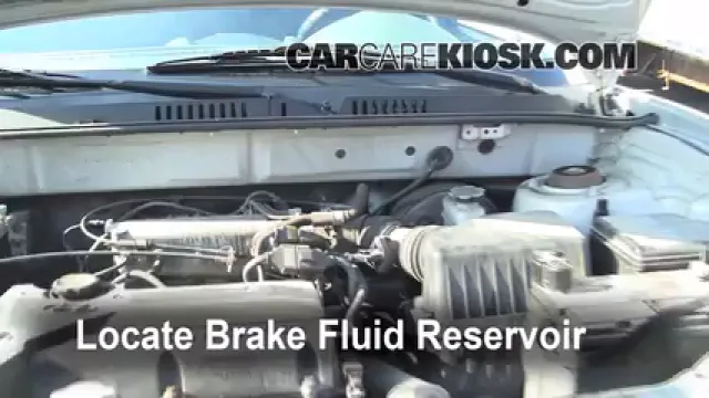 2001 Hyundai Santa Fe GL 2.4L 4 Cyl. Brake Fluid Check Fluid Level
